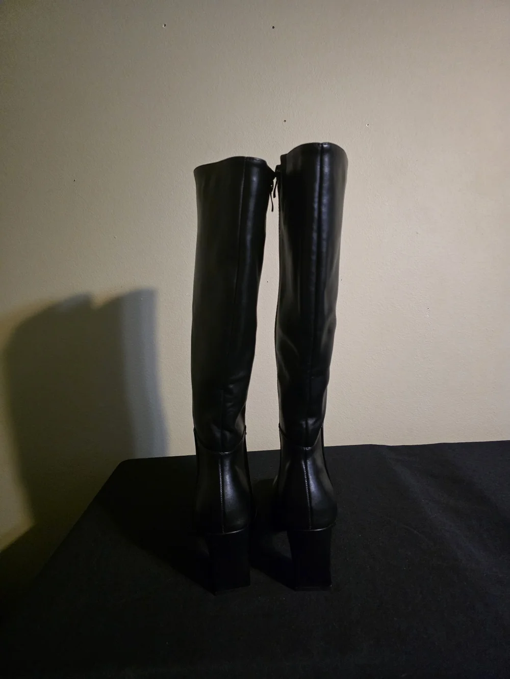 N/A timeless black